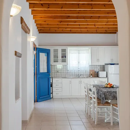 Maria's Village Two Bedroom House 1 パロス島