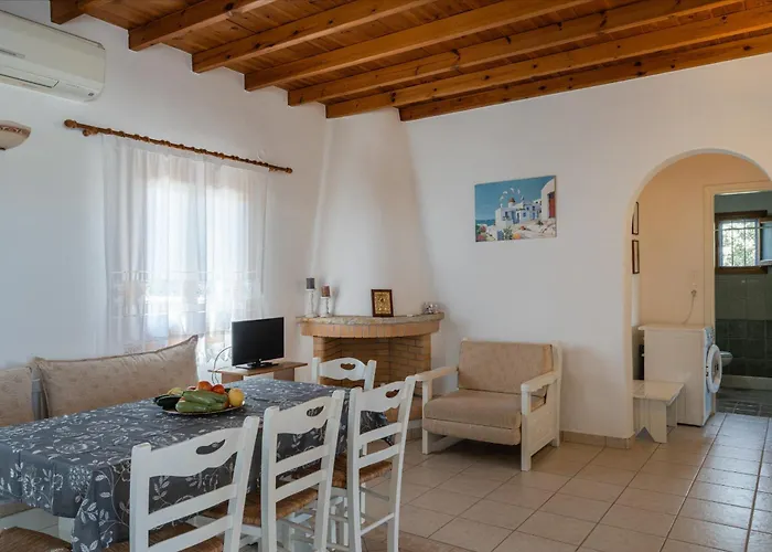 بيت للعطل Maria's Village Two Bedroom House 1